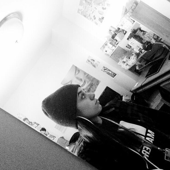 Meet your Posher, Amelia - Picture 1 of 1